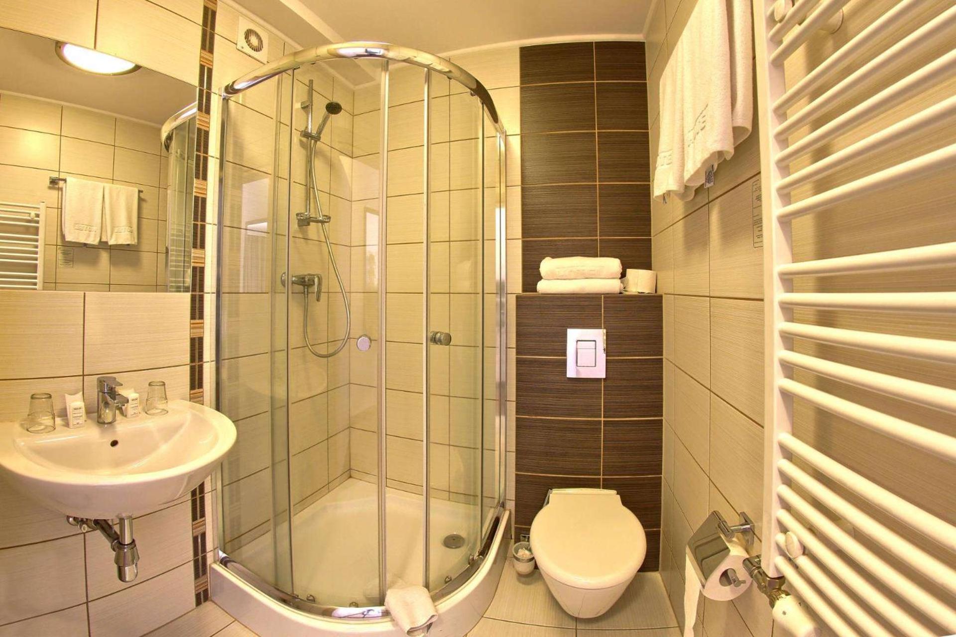 Hotel Zacisze トゥラバ エクステリア 写真