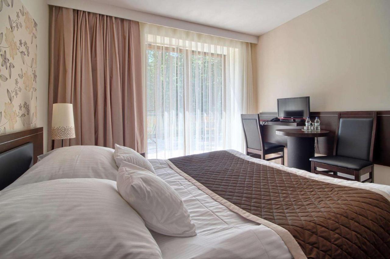 Hotel Zacisze トゥラバ エクステリア 写真